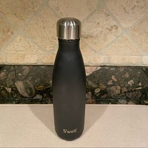 Swell Onyx Bottle Stone Collection Black 17 oz Water Bottle